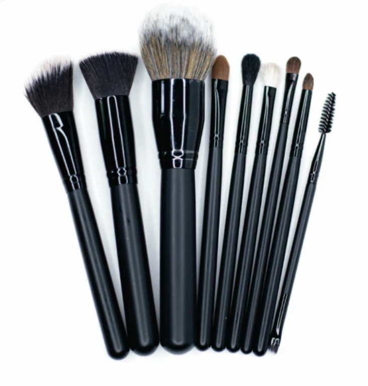 SMINK 12 Piece Makeup Brush Set with face and eye brushes
